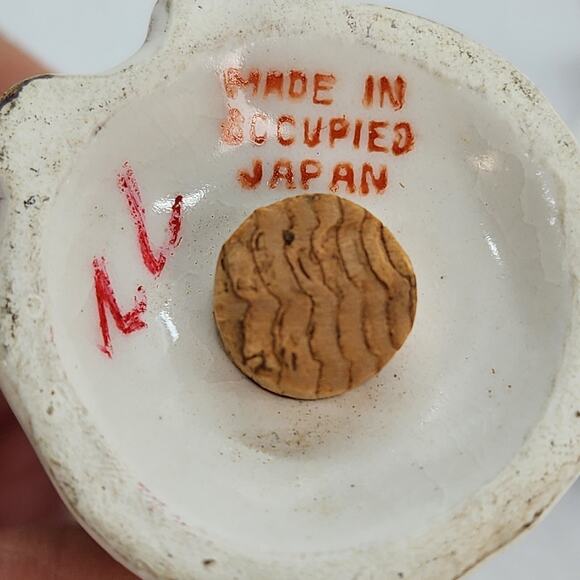 Vintage Salt Pepper Shakers 2.5" Occupied Japan Dutch Couple Baker Gold Detail - Picture 13 of 14